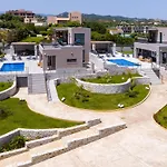 Imperium Luxury Villas-Sauna, Jacuzzi, Heated Pool & Gym-Chania