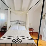 Villa Kochili.