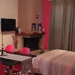 Theoni\'S Apartments