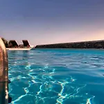 Verros Suite: Private Suite In Unique Pool Villa