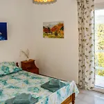 Nest View House