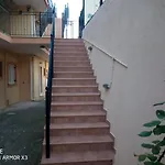 Maria\'S Sea View Apartments