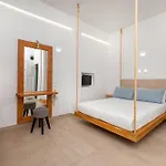 Hotel Thira