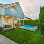 Athina Sea Villa Close To Athens