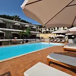 Bella Vista Hotel Studios & Apartments