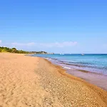 Koroni Seaview Retreats - Summer Escape Lodgings