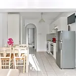 Cleopatra Seaside Homes, Logaras, Paros