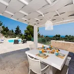 Villa Gaia - Divine Private Villa With Pool, Close To Beach