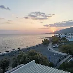 Stratos Sunset House