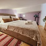 Luxury Loft Apartment Yiota