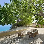 Ploes Luxury Cottages