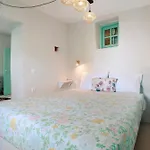 Sira Stonehouse L