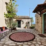 Sira Stonehouse L