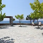 Paraktio Beach Apartments