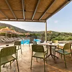 Olympia Zervea Studios With Pool - Apartment