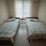 Niki House