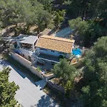 Family\'S Nest