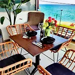 Lux Suite Sea Front Avra