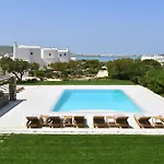 Sunray Paros Beach Front 2 Bedroom House Next To Kite Sports