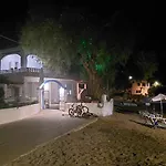 Fotis Beach Apartment At Komi