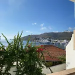 Petridi Maria Suites & Apartments