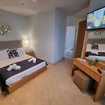 Greenhill Holiday Suites