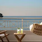 Beachfront Yellow Apt-Ligaria Beach