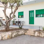 Xirouchakis Farm