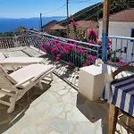Lovely Traditionnal House With Sea View