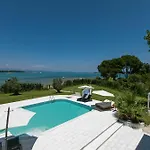 Villa Chrisa