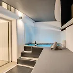 Tiara Suites Santorini