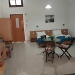 Philippos Studios & Apt