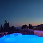 Villa Costamare - Enjoy Lazy Days On The Private Pool-Jacuzzi