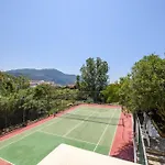 Delfini Resort