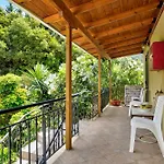 Vardia Studio A
