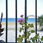 Seafrontgardenhouse