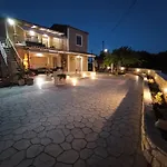 Villeta Nikol “Νηνεμία”