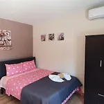 Chris Rooms