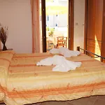 Maria\'S Residence