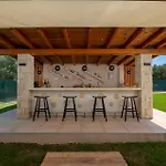 Mint Retreat Suites (Adults Only)