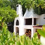 Villa Oasis With Large Pool Athenian Riviera Lagonissi