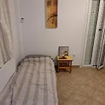 Apartment With Sea View And Balcony 60M From Beach