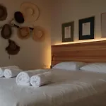 Nios House Panoramic Cottage