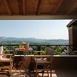 Nios House Panoramic Cottage