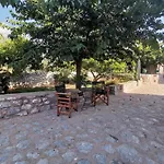 Guesthouse Toxotis
