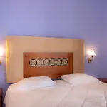 Artemis Hotel