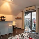 Modern Apartment Close To Milos Ton Xotikon