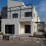 Melissinos Beachfront Apartments