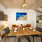 Misilia Santorini Cycladic House With Jacuzzi