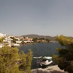 Medusa Luxury Suites